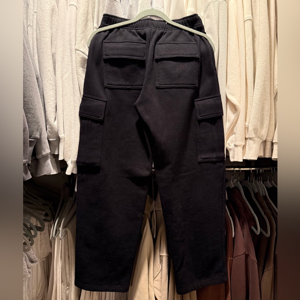 Aritzia Mega Cargo Sweatpants